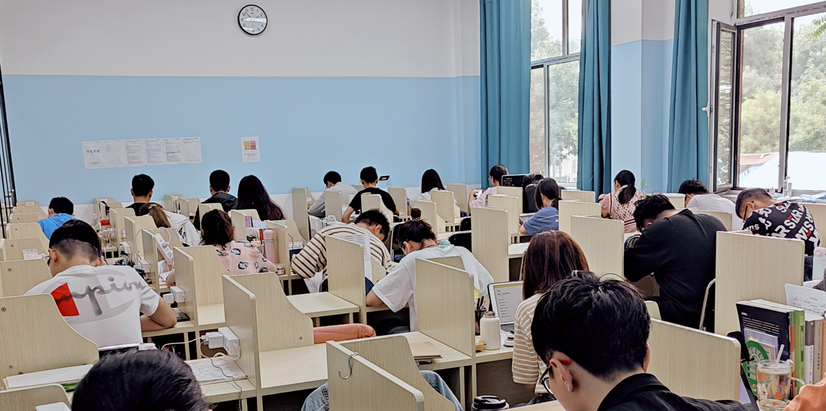 淮安考研寄宿学校-学习氛围